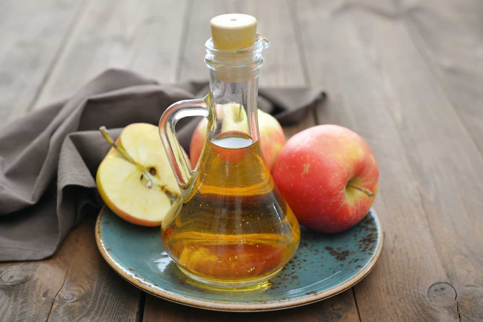 Vinagre de Manzana en un frasco